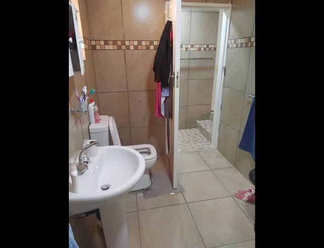 3 BEDROOM FREEHOLD FOR SALE IN FLORAUNA